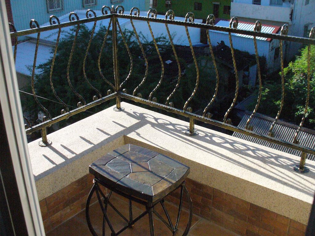 Alongs Garden Bed and Breakfast Heng-ch'un Exterior foto