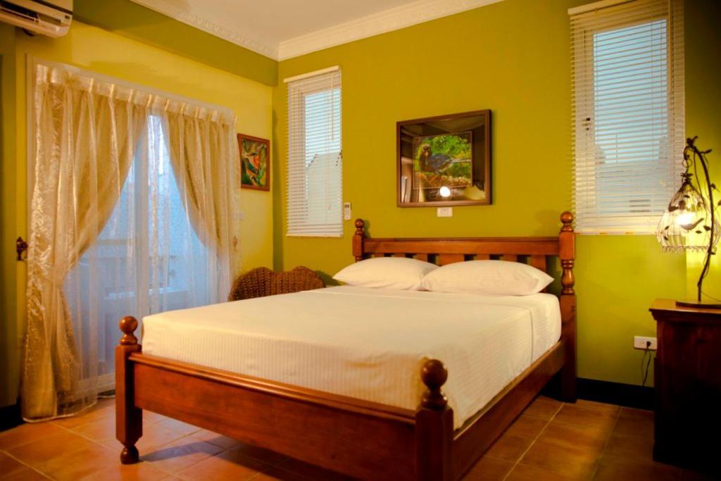 Alongs Garden Bed and Breakfast Heng-ch'un Exterior foto